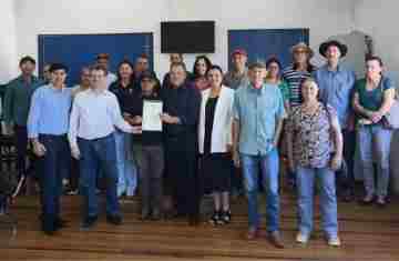 Guaraniaçu - Superintendente do INCRA promove entrega títulos de domínio a famílias da Colônia São João do Sul